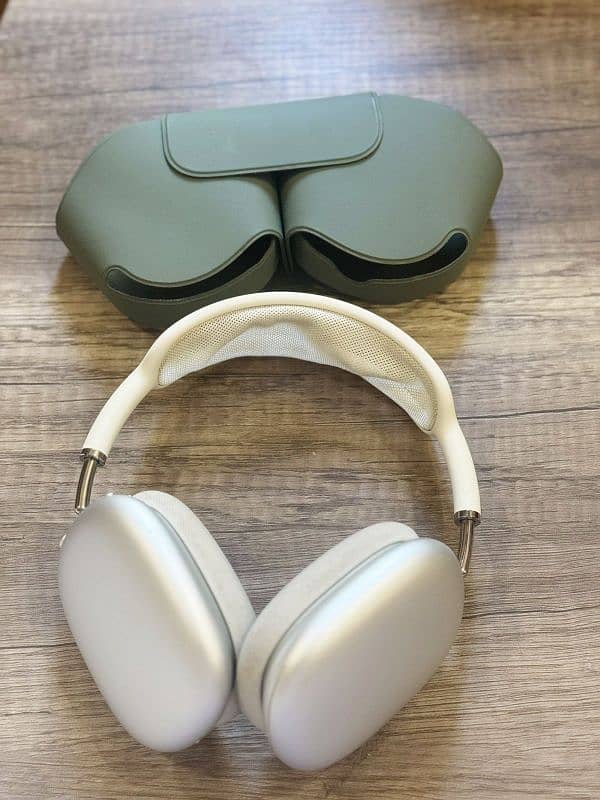 Original Airpods Max 10/10 Condition With Cover 2