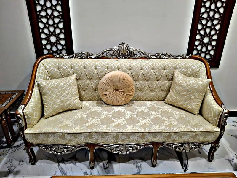 chinioti Sofa Set For Sale//5 seater sofa(3 seater Dewan with 3Tables) 2