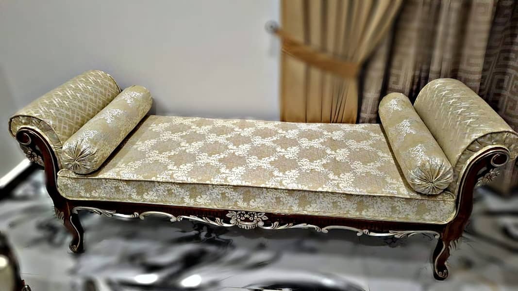 chinioti Sofa Set For Sale//5 seater sofa(3 seater Dewan with 3Tables) 4