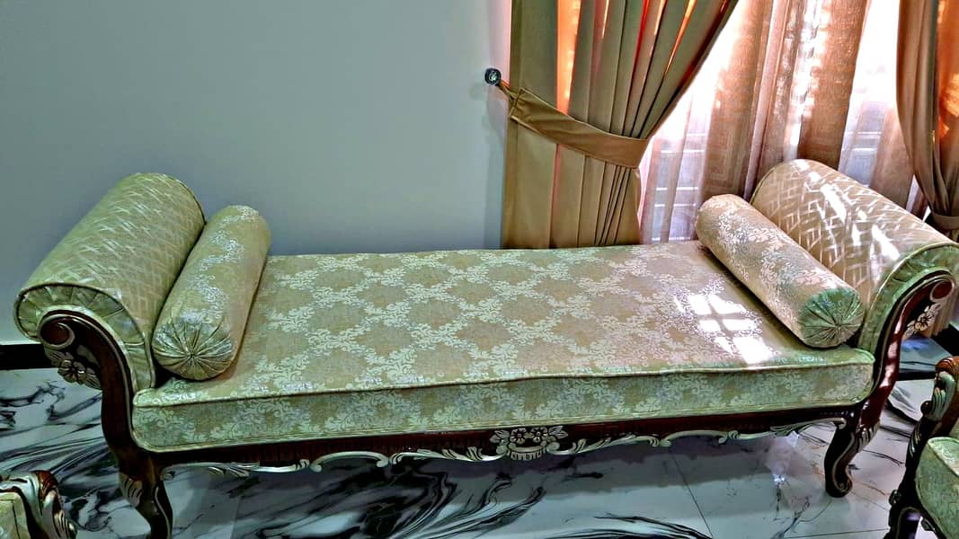 chinioti Sofa Set For Sale//5 seater sofa(3 seater Dewan with 3Tables) 9