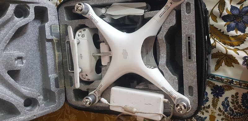 Dji Phantom 4 pro with 2 Batteries 0