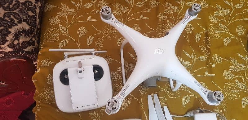 Dji Phantom 4 pro with 2 Batteries 2