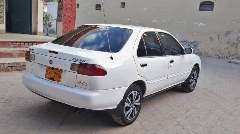 Nissan Sunny 1997 3