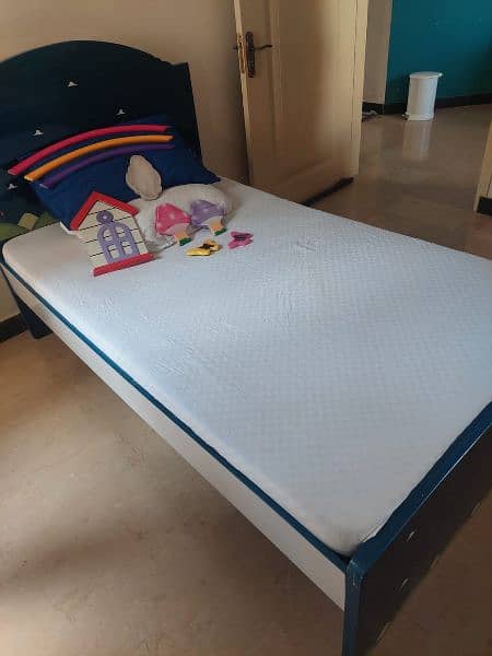 kids beds and curtains 2