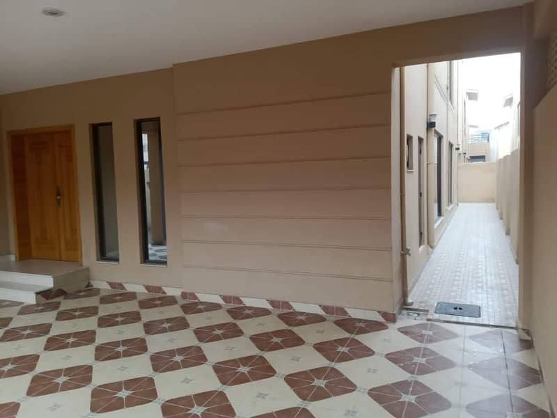 17 Marla Brig House For Sale In Askari 10 Sector F 20