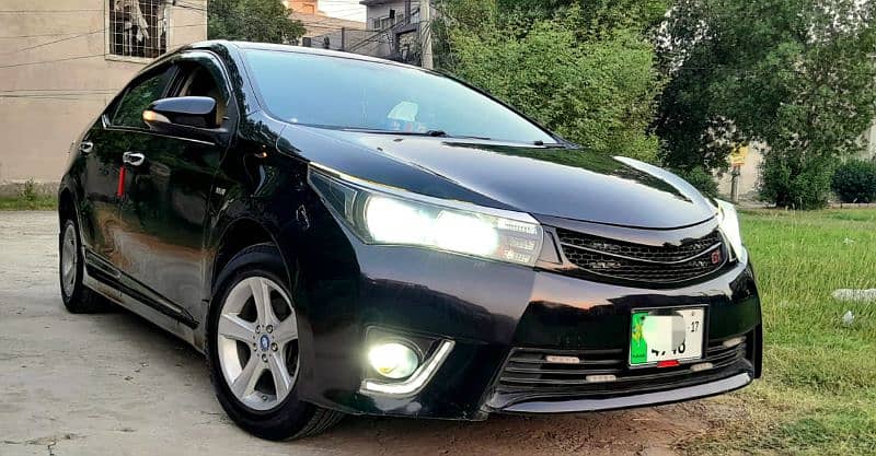 Bank Manager Driven Corolla GLI 1.3  Manual ,Model & Regsd Dec 2017 1