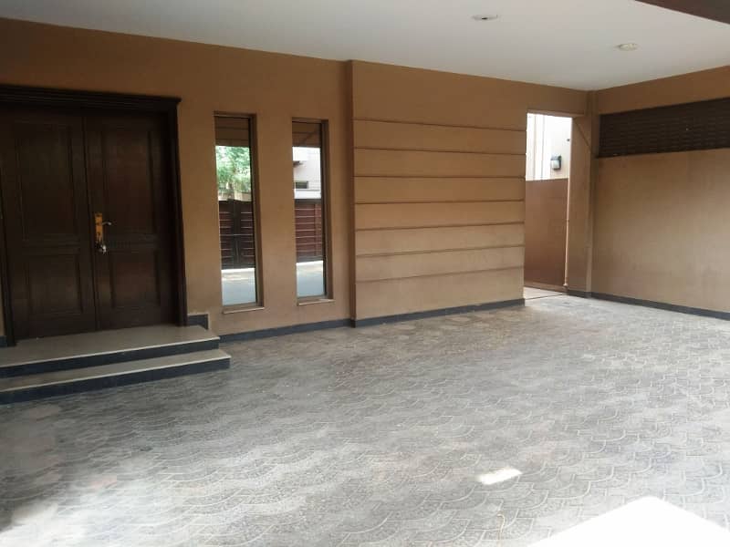 21 Marla Main Boulevard Unique Brig House For Sale In Askari 10 1