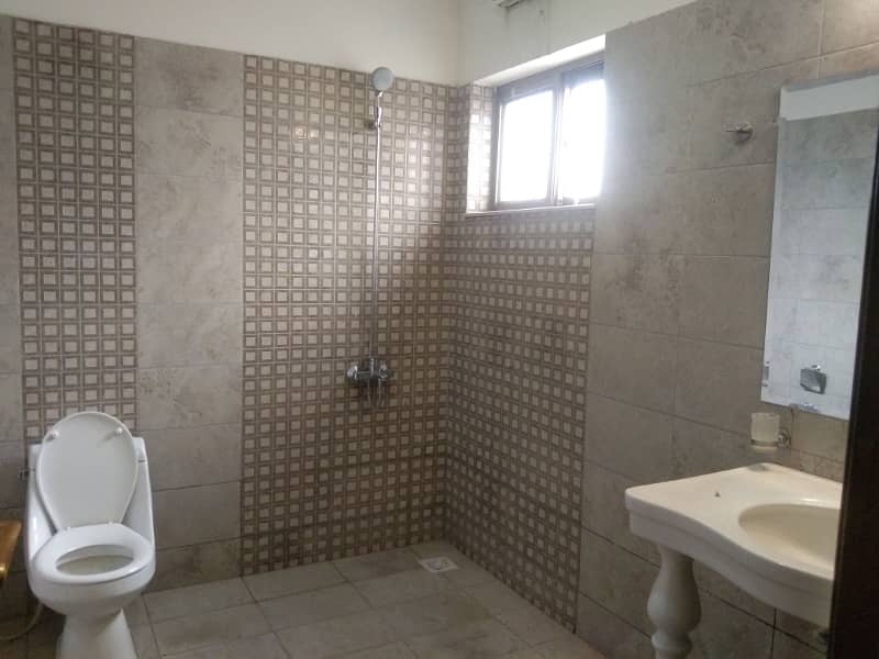 21 Marla Main Boulevard Unique Brig House For Sale In Askari 10 20