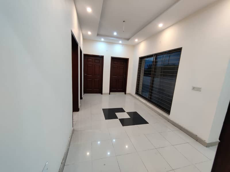 12 Marla House For Rent In Askari 10 9