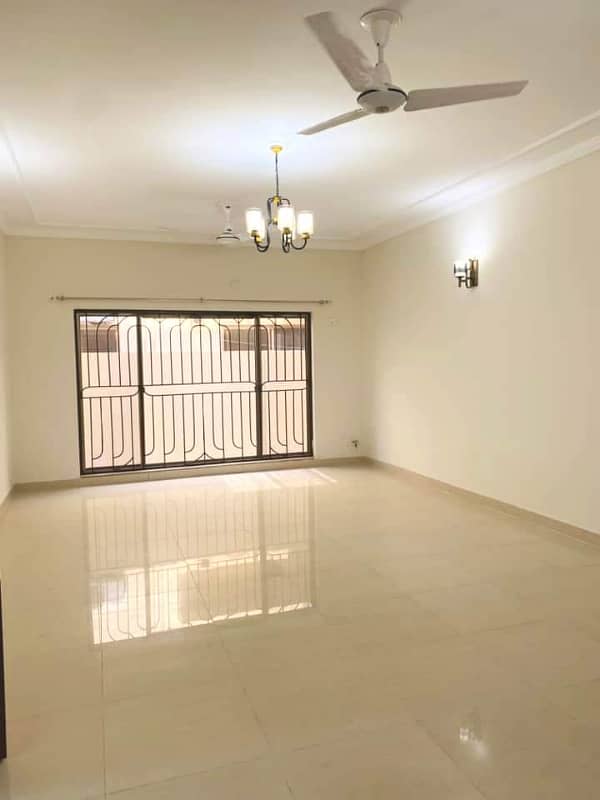 17 Marla Brig House For Sale Near To Park In Askari-10 Sector-F 6