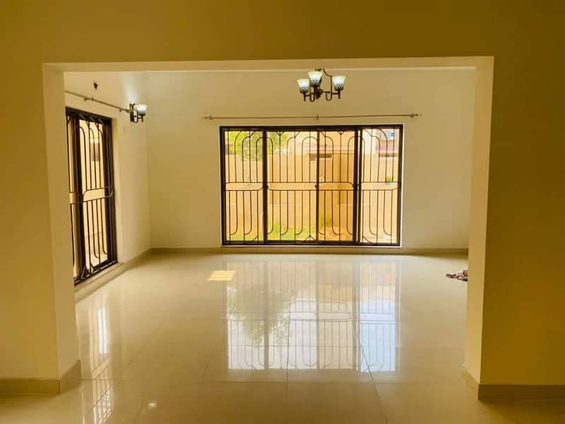 17 Marla Brig House For Sale Near To Park In Askari-10 Sector-F 7