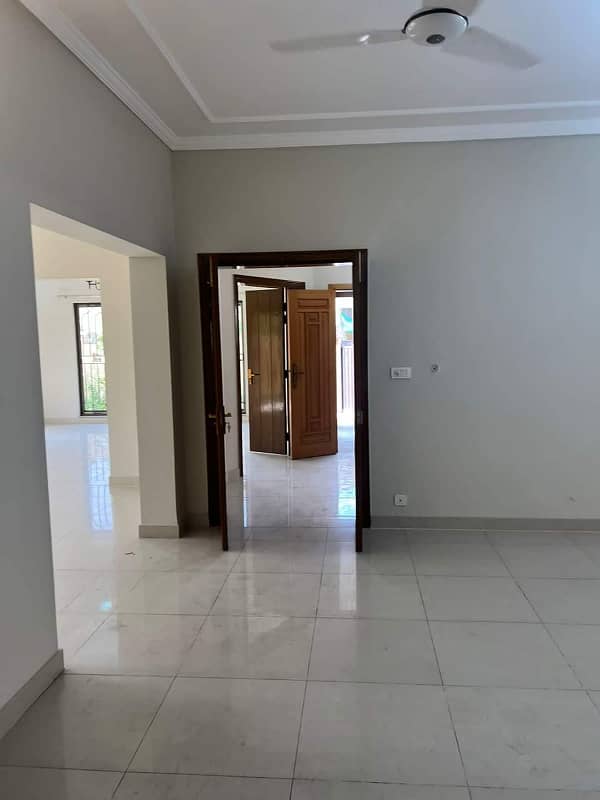 17 Marla Brig House For Sale Near To Park In Askari-10 Sector-F 19