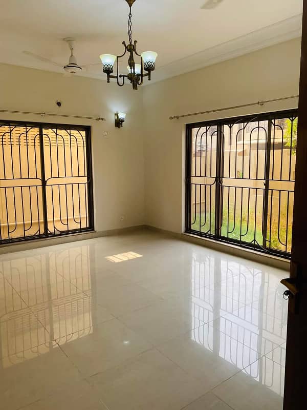 17 Marla Brig House For Sale Near To Park In Askari-10 Sector-F 23