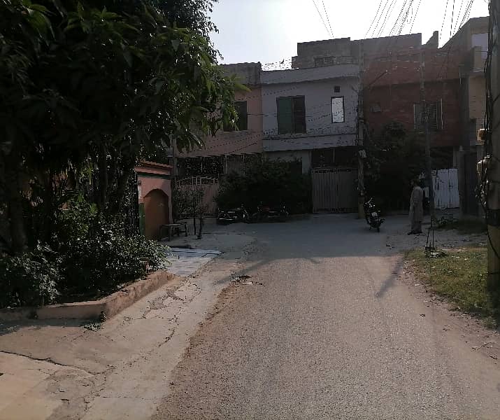 In Johar Town Phase 1 12 Marla House For sale 3