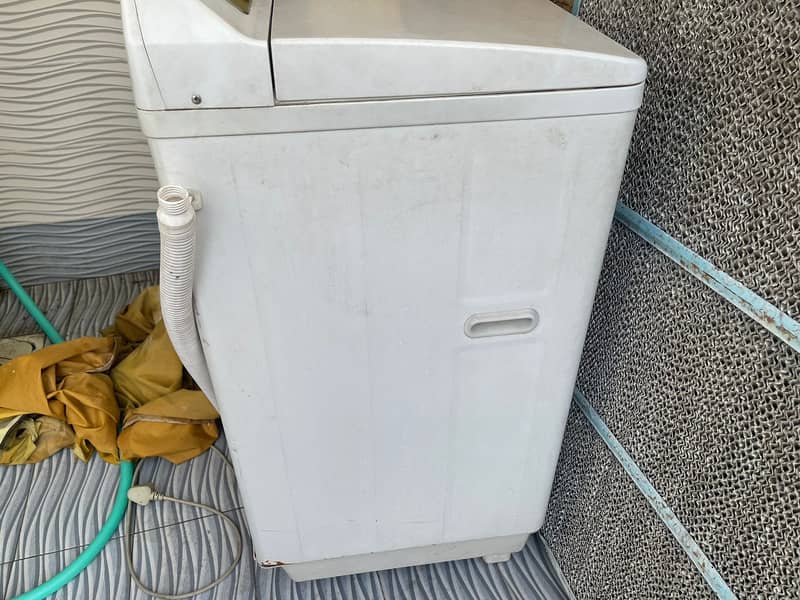 Toshiba Twin Tub Washing Maching 2