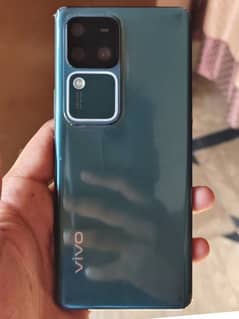 Vivo V30 box open