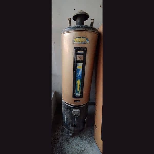 Gas Geyser for Sale in Scheme 3 Chaklala 0