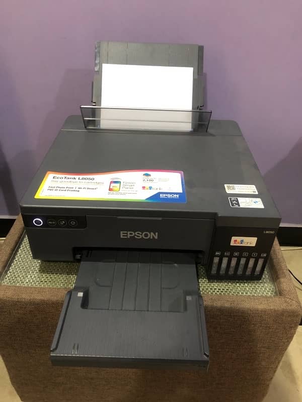 Epson printer  model L8050 Brand new condition bht kam used hai 10