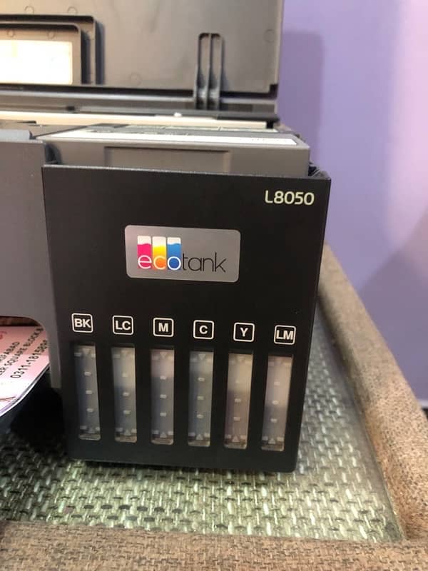 Epson printer  model L8050 Brand new condition bht kam used hai 12