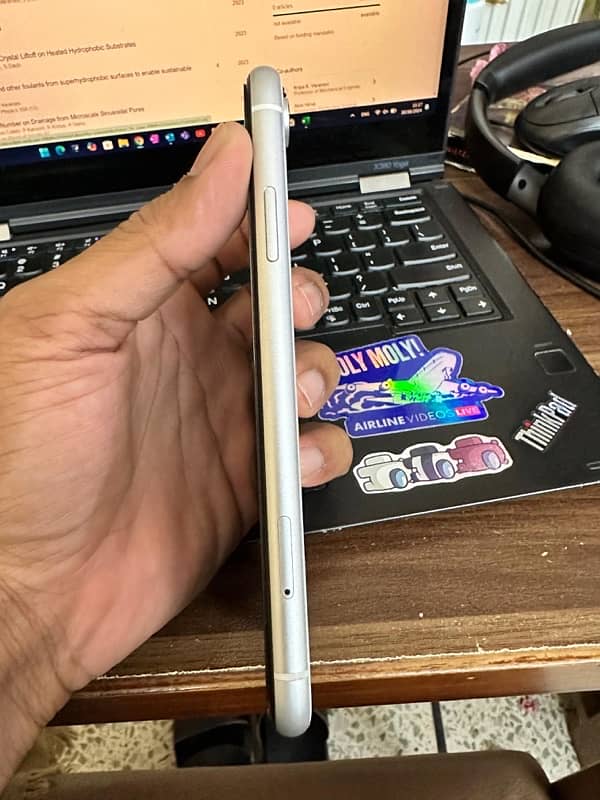 Iphone Xr PTA 64gb 2