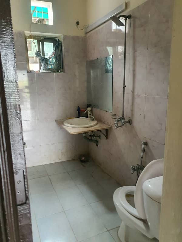 5 marla house for sale khayaban e amin 8