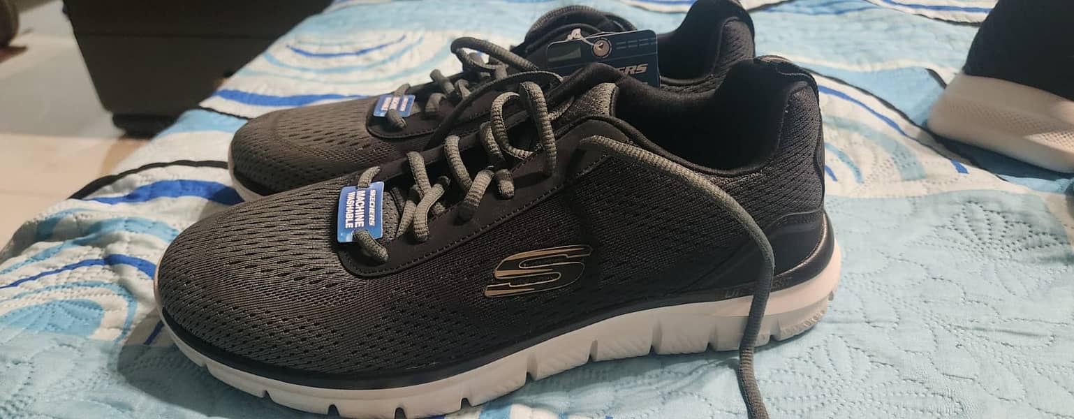 Skechers lite weight shoes 7