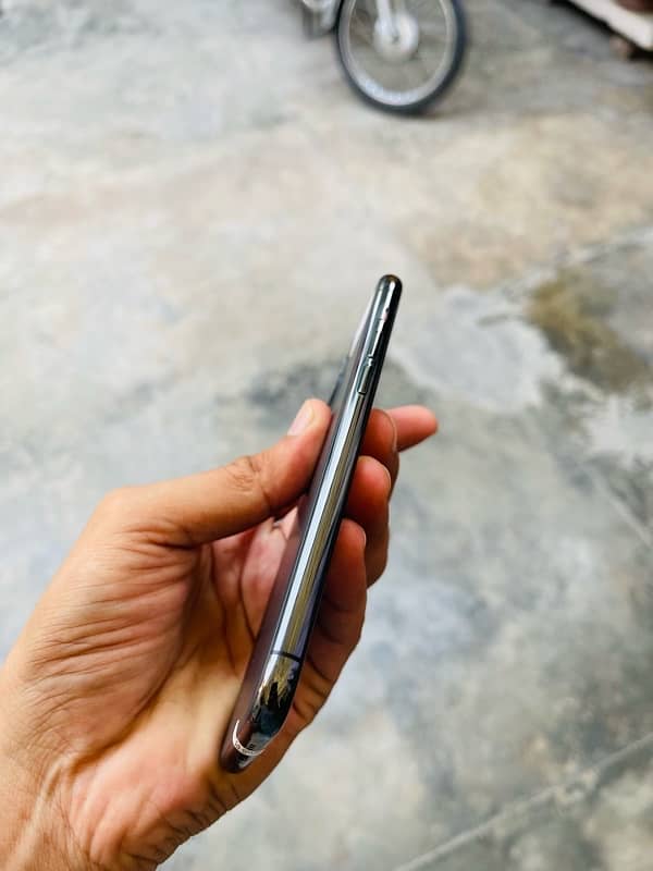 iPhone 11pro 256gb PTA approved 3