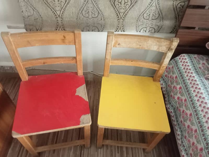 kids table with four chairs 2