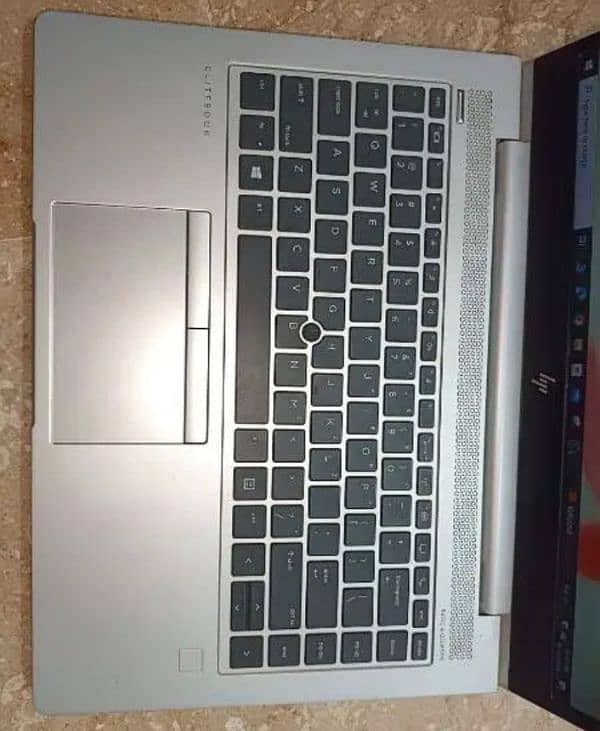 i am selling my laptop AMD ryzen 3 with 1 gb dedicated graphic card 2