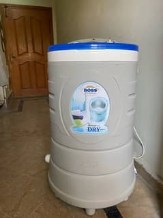 BOSS SPIN DRYER KE-2000 SLIGHTLY USED ONE YEAR IN WINTERS