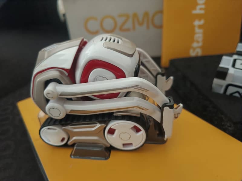 Cozmo robot 2