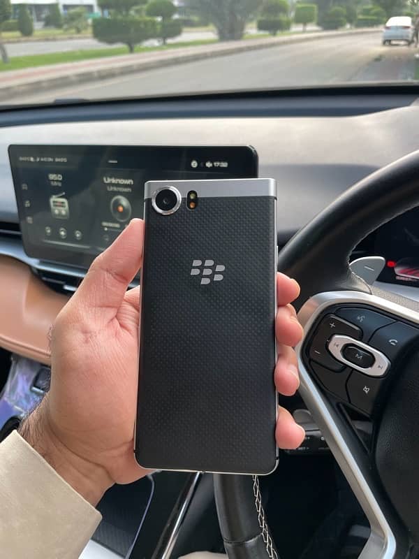 blackberry keyone 1