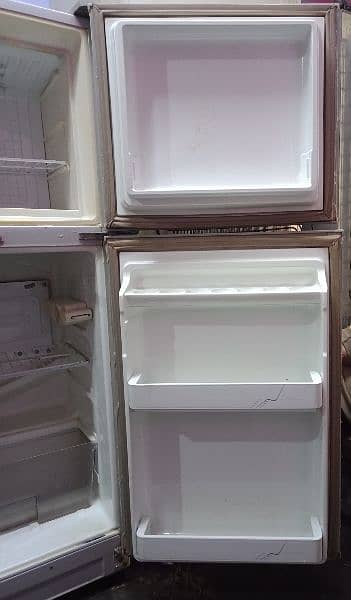 Dawlance fridge 8 cubic 5