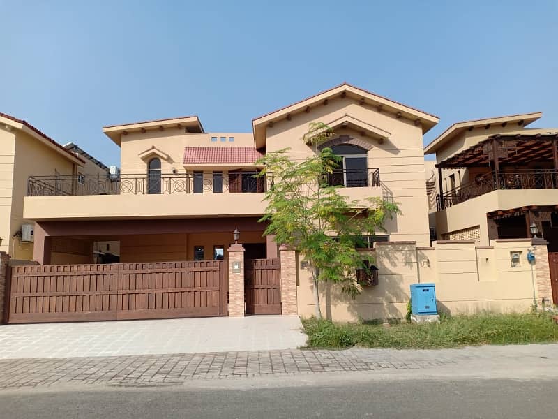 17 Marla Slightly Used 5 Bed Corner House(New Construction) For Sale In Askari 10 Lahore 0