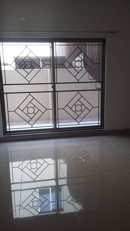 17 Marla Slightly Used 5 Bed Corner House(New Construction) For Sale In Askari 10 Lahore 2