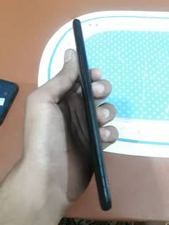 Vivo V9  4/32  10/8 condition