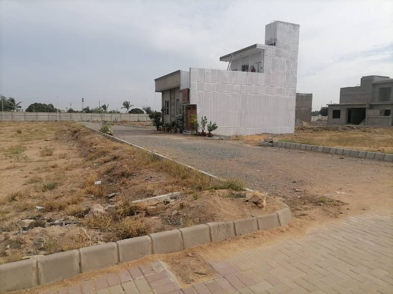 "AL JADEED RESIDENCY" OFFERS BEST DEAL IN TOWN 120 Sqyds Park Facing Plot Available Demand 70 lac on cash. 6