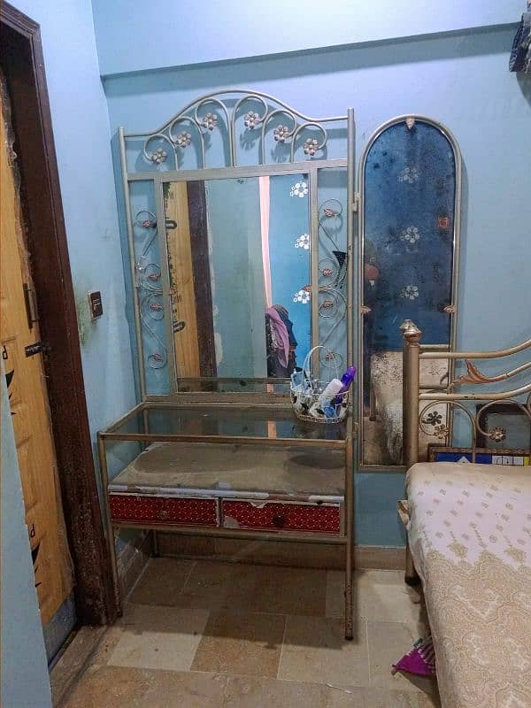 king Size bed and Dressing Table 2