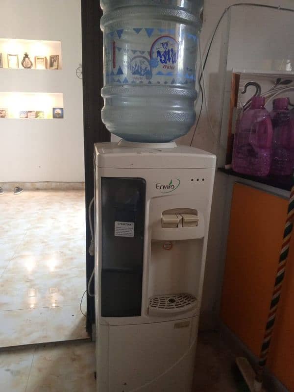 Water dispenser in ok condition 1