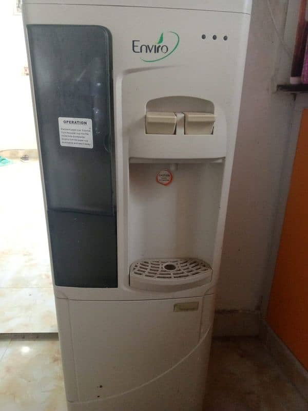 Water dispenser in ok condition 3