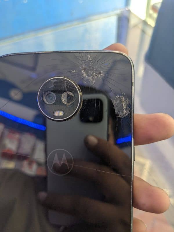 moto z3 official approve 1