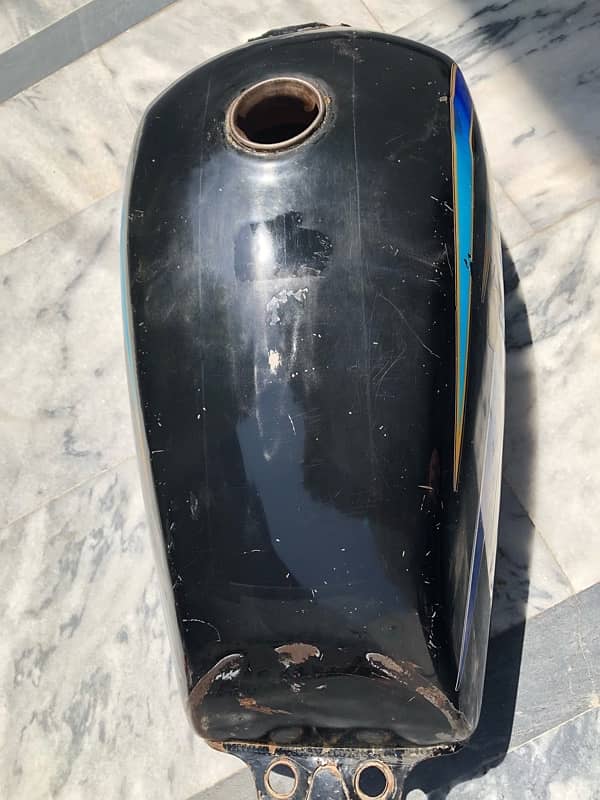 suzuki 150( FUEL TANK) 1