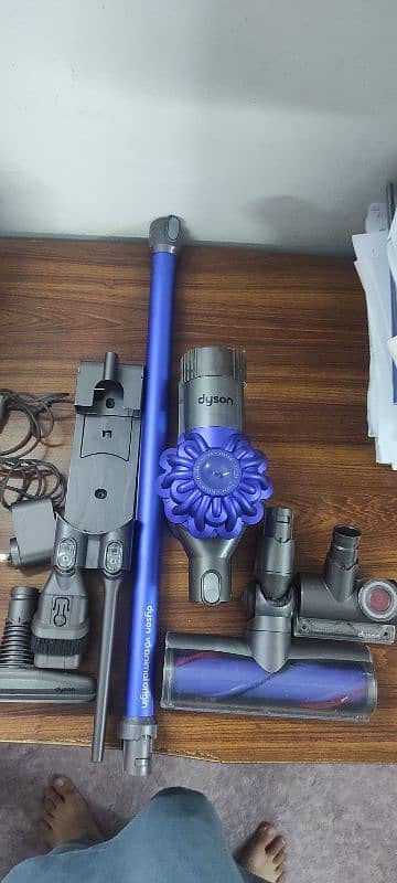 Dyson V6 Animal version cordless vacuum cleaner 3