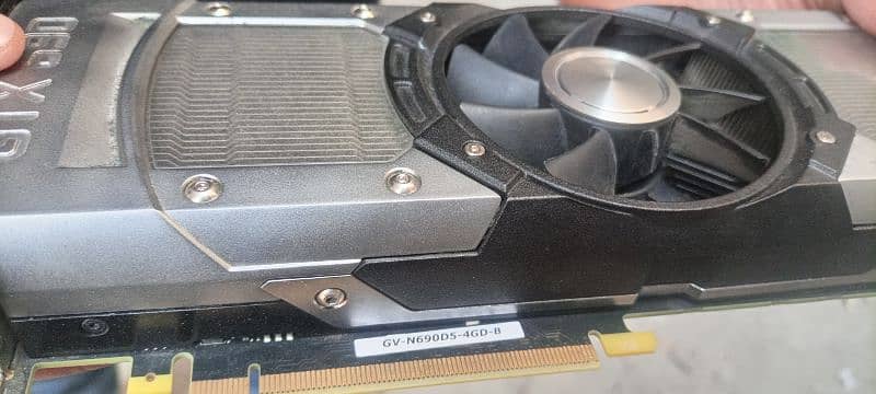 GTX 690 4