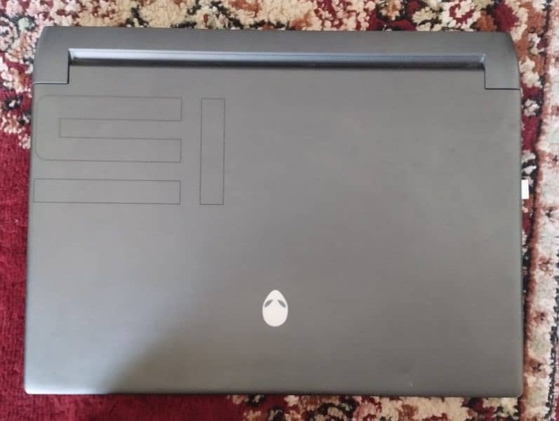 Alienware m15 R7 1