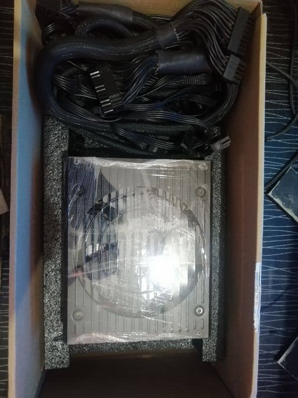 Corsair rm 1000x with box 2