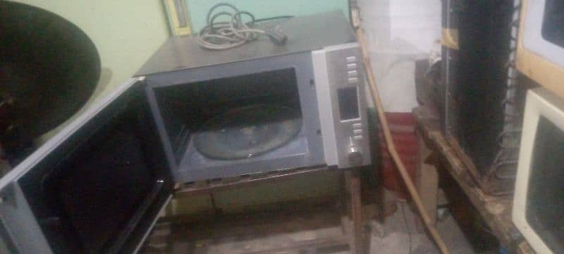 microwave oven 0