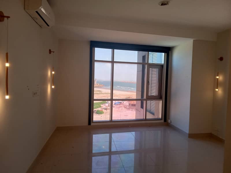 REEF TOWER 1 3bed Partial Sea Facing In Emaar 7