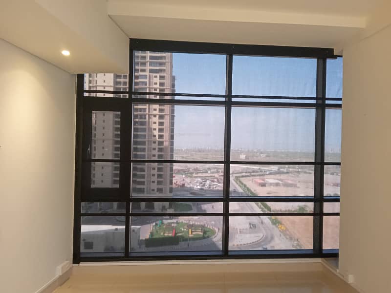 REEF TOWER 1 3bed Partial Sea Facing In Emaar 9