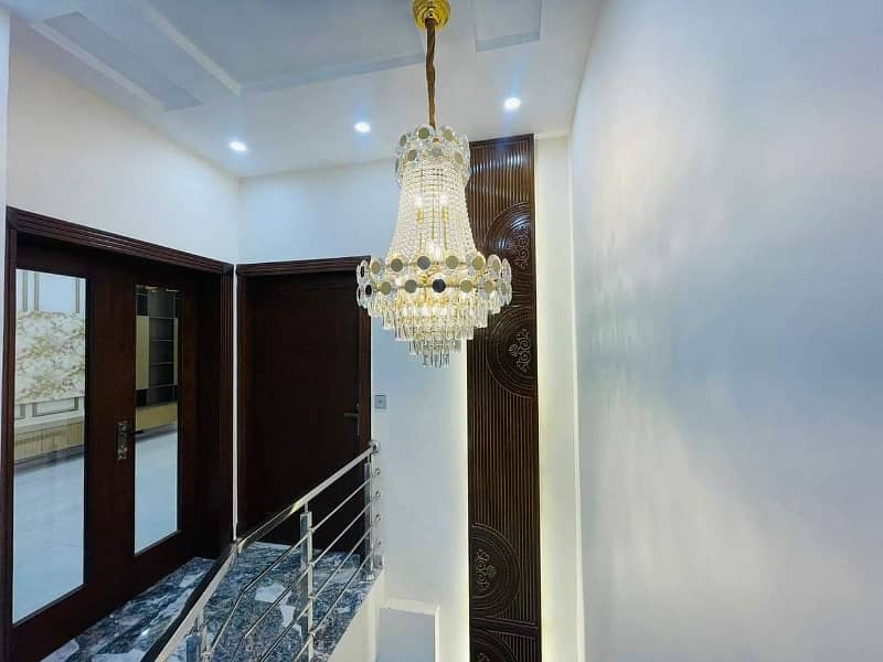 10 Marla House Available For Rent In Iqbal Block Bahria Town Lahore 5